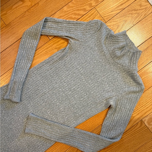 Wilfred Free Midi Length Long Sleeve Mockneck Gray Turtleneck Sweater Dress - Picture 4 of 10